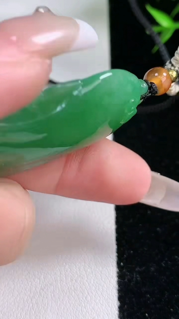 天然A货翡翠佛头吊坠，尺寸47.3-26.5-10.5，重:17.22g
3月13日