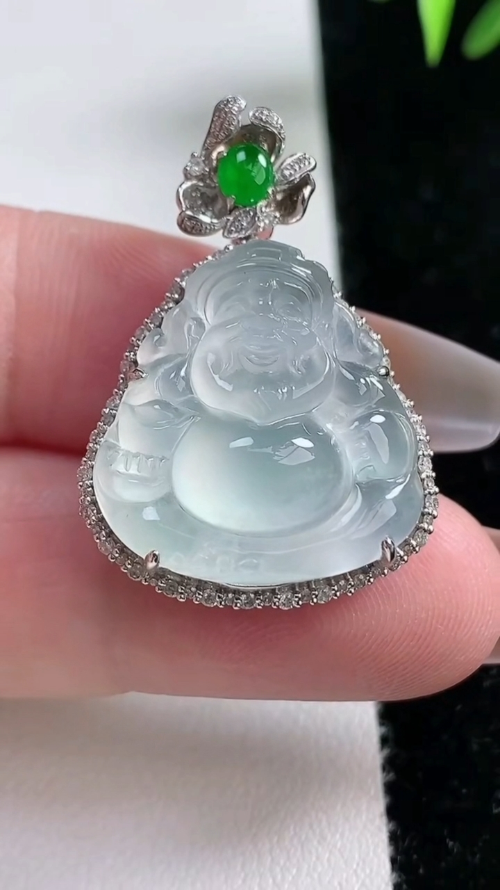 天然A货翡翠种白冰财神爷吊坠，尺寸21.8-20.8-3，重量:8.61g
3月13日