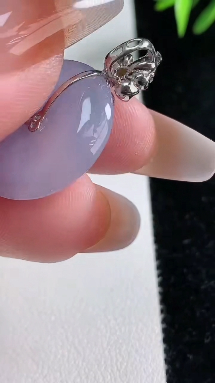 天然A货翡翠种紫罗兰平安扣吊坠，尺寸23-5.3，重量：7.09g
3月13日