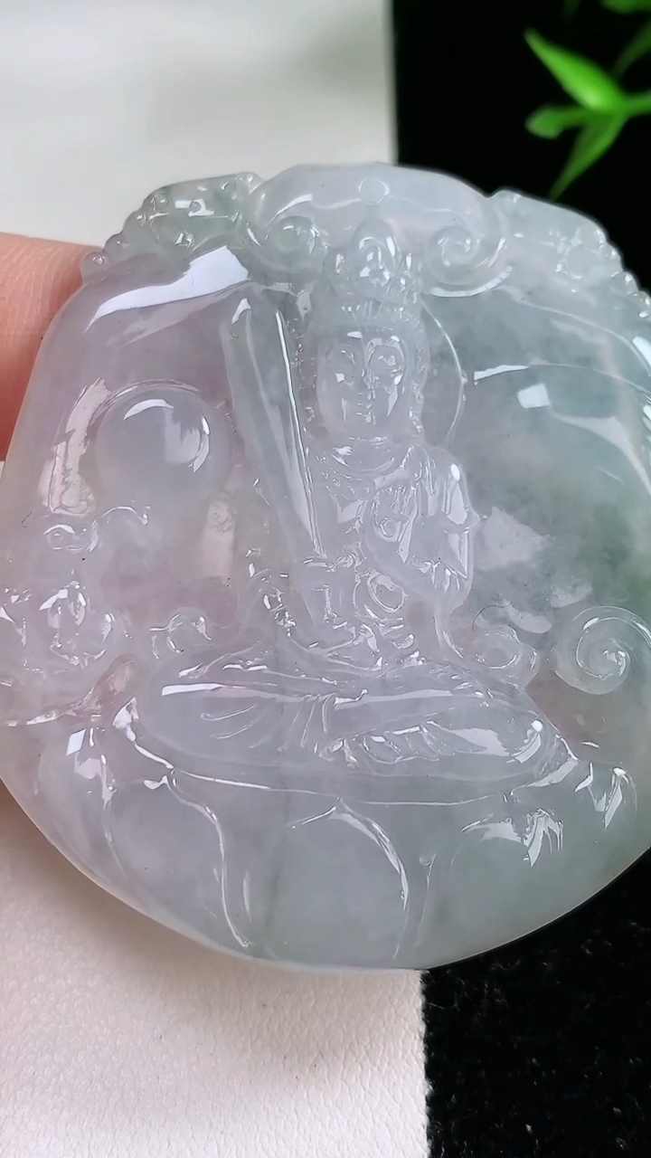 天然A货翡翠文殊菩萨吊坠，尺寸55.2-51.3-5.7，重:30.75g
3月13日