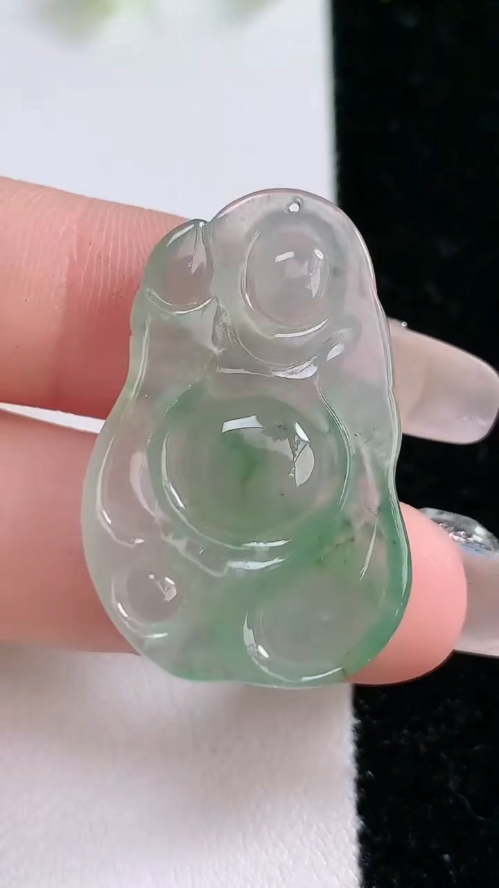 天然A货翡翠布袋佛吊坠，尺寸33-21-5.5重:5.88g
3月14日