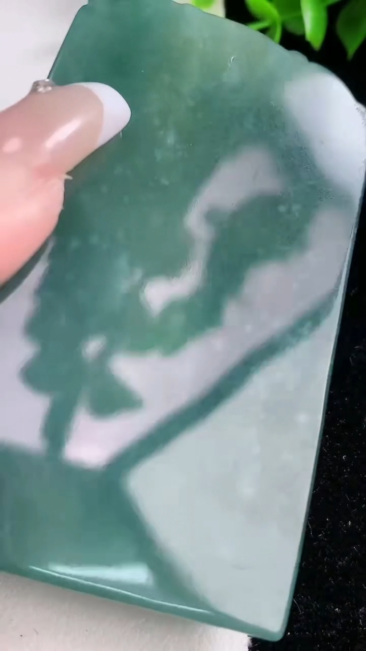 天然A货翡翠祥龙阿弥陀佛吊坠，尺寸78-49-8.6，重:64.51g
3月14日