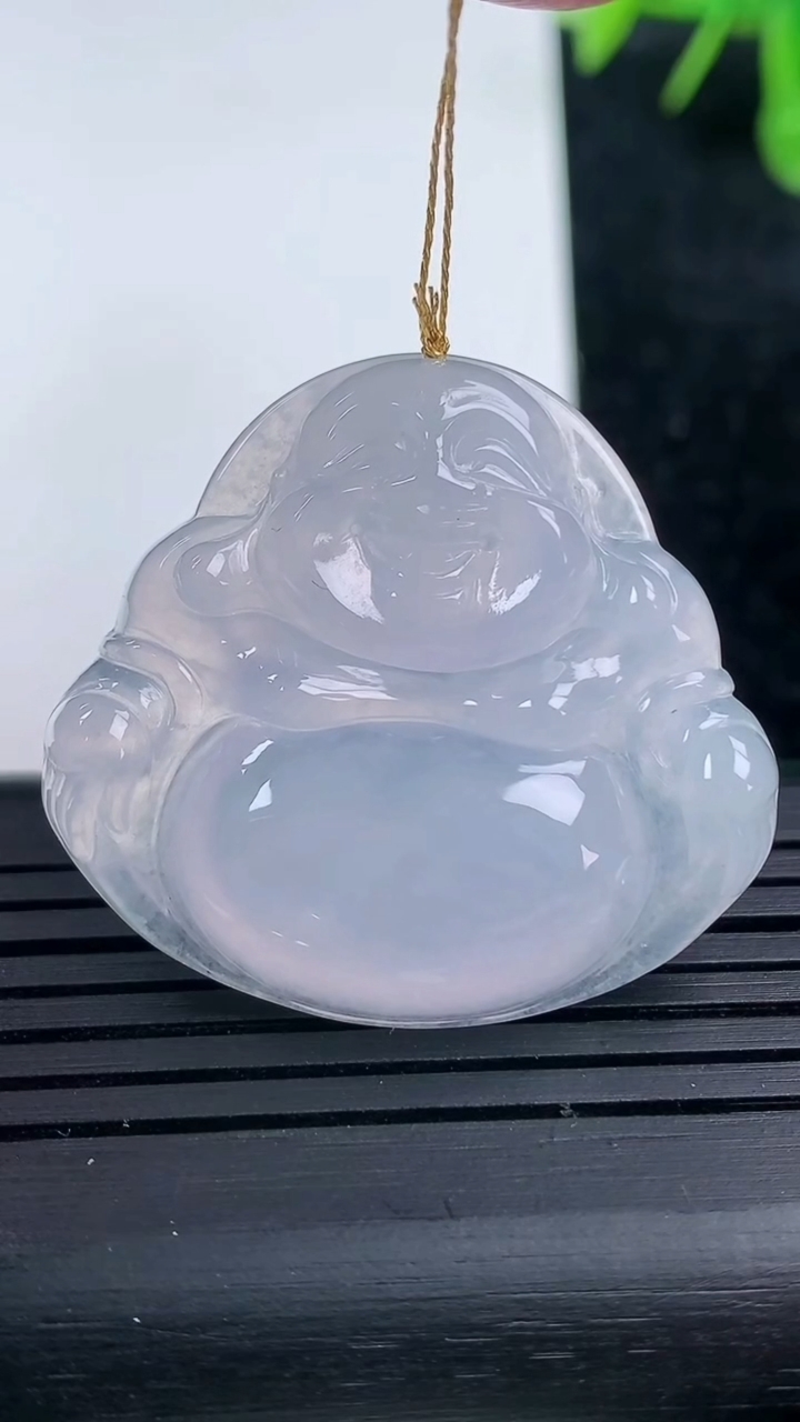 天然A货翡翠冰种紫罗兰佛公吊坠尺寸31.9-34.9-5.9重量:11.07g
3月14日