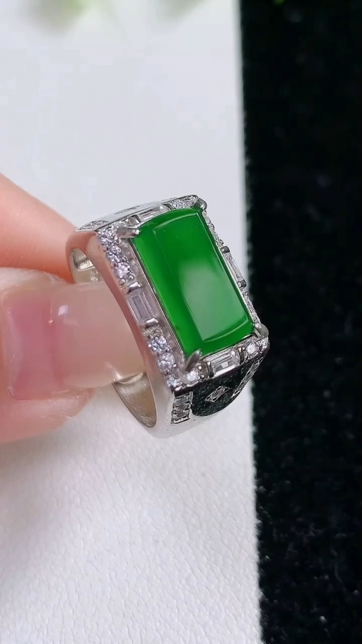 天然A货翡翠马鞍戒指，尺寸12.5-6.7-2.3，重:7.24g2026年3月14日
工厂直销收藏