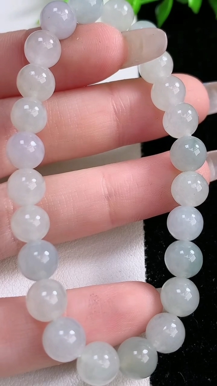 天然A货翡翠圆珠手串，尺寸7.5，重:18.27g3月14日
工厂直销收藏佳品,种好水足，色泽均匀，