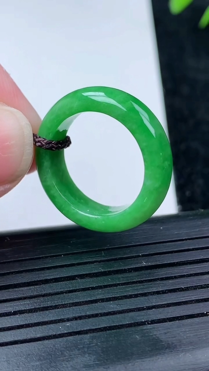 天然A货翡翠指环戒指尺寸17.3-5.4-3.3重量:3.90g2026年3月14日
工厂直销收藏佳