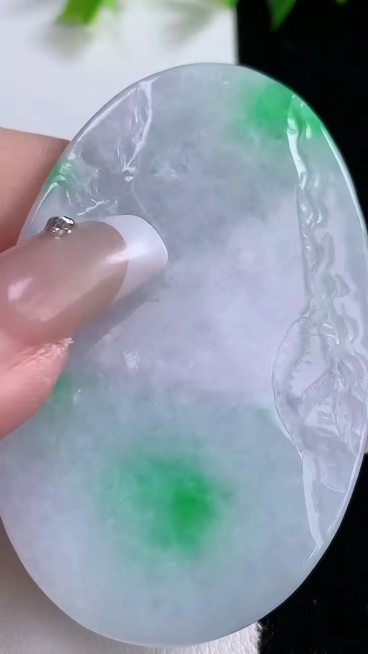 天然A货翡翠山水牌吊坠，尺寸62-40-6.7，重:29.89g
3月14日