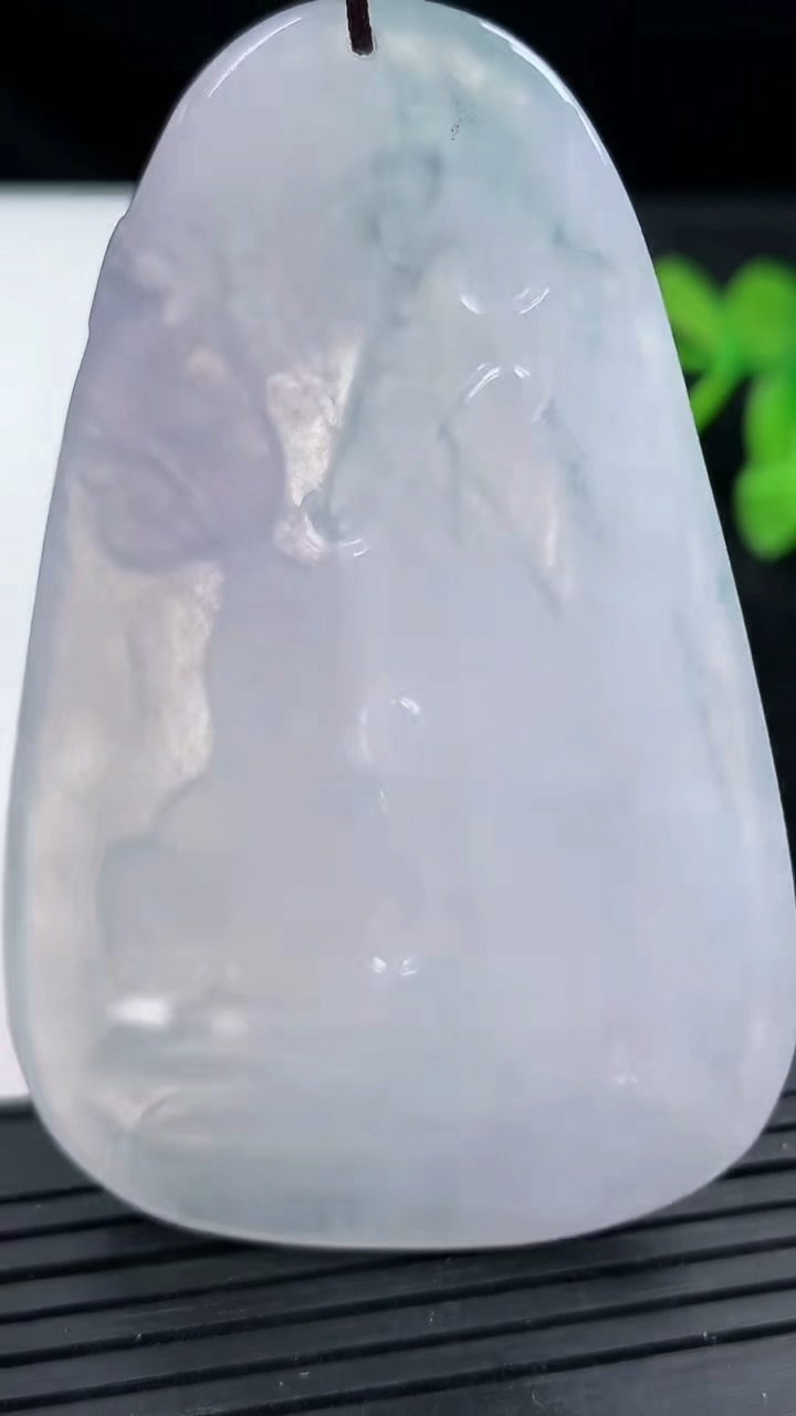 天然A货翡翠紫罗兰不动明王吊坠尺寸64.7-41.3-4.2重量:27.19g
3月14日