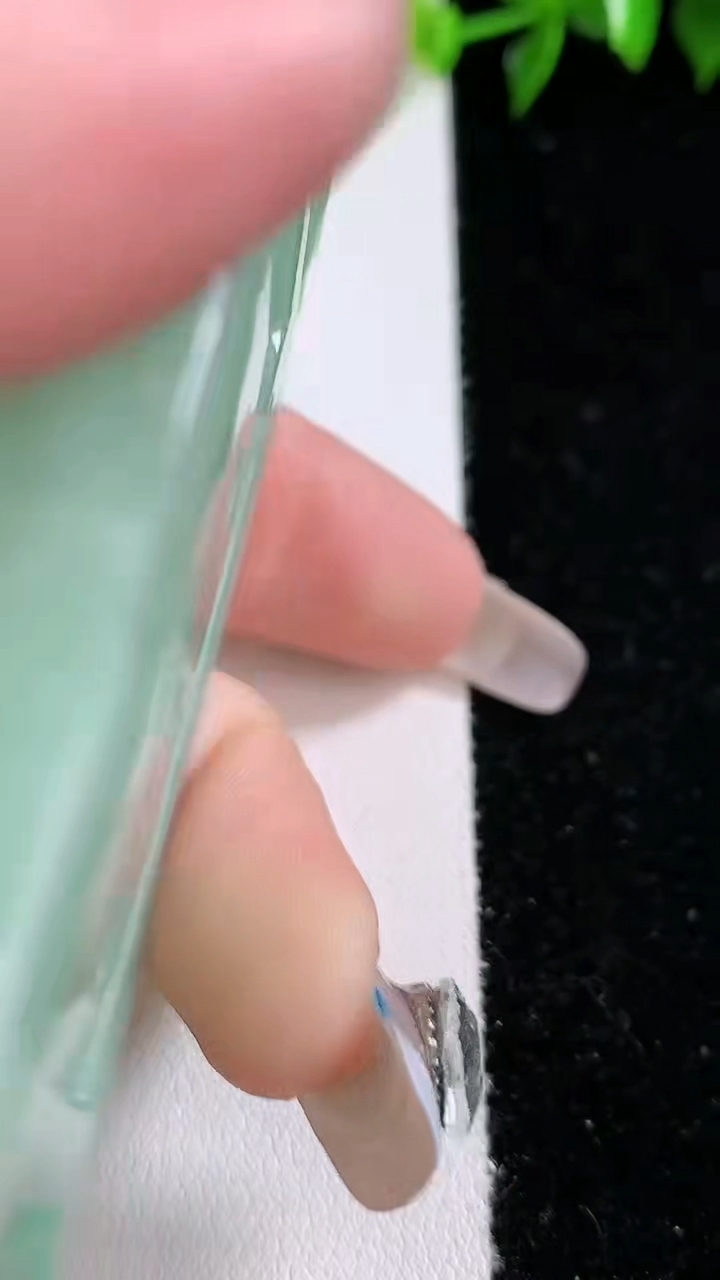 天然A货翡翠仿古龙牌吊坠，尺寸69-46-9.4，重:81.78g
3月14日