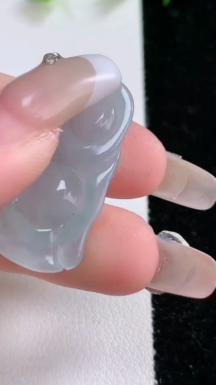 天然A货翡翠飘花站佛 佛公吊坠，尺寸32-16.5-5.6，重:6.99g
3月14日