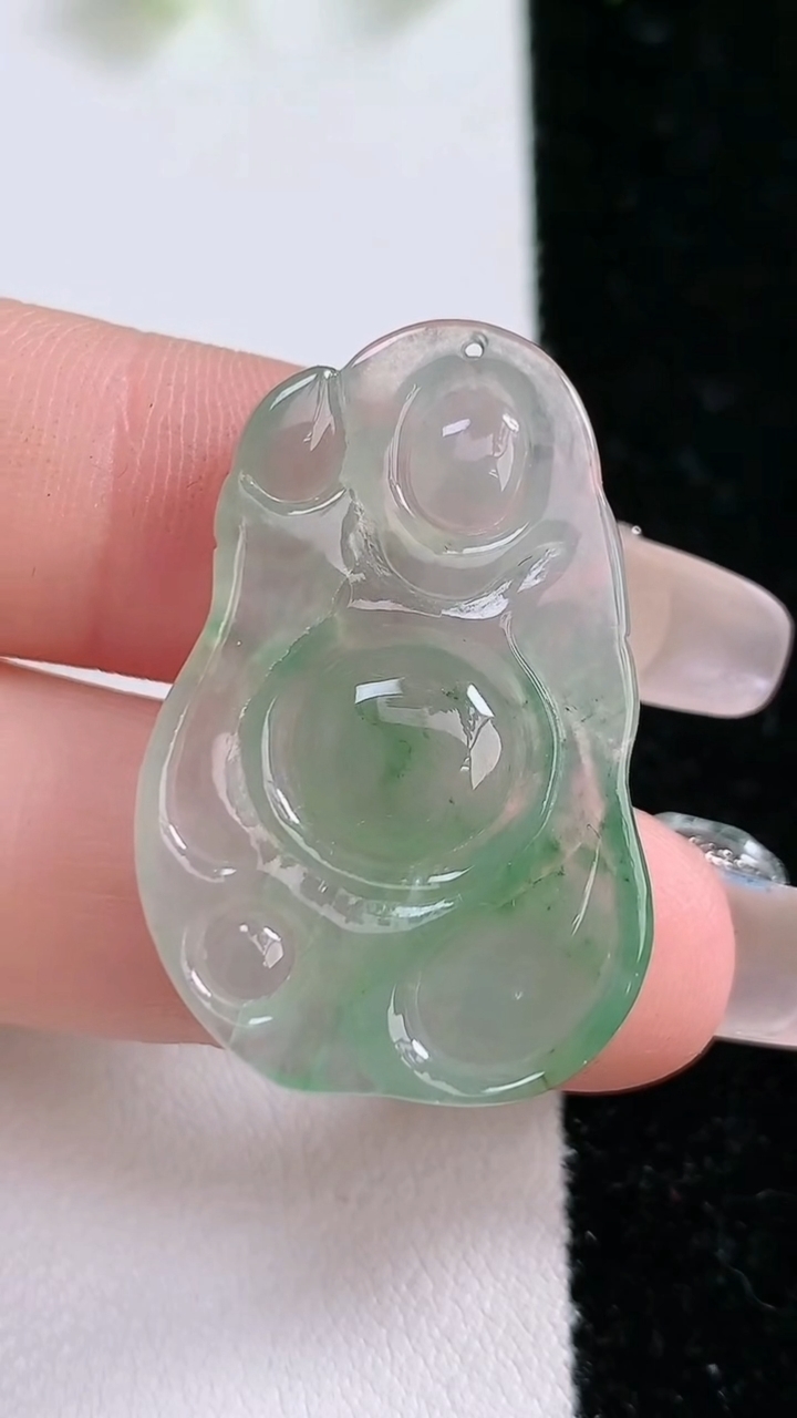 天然A货翡翠布袋佛吊坠，尺寸33-21-5.5重:5.88g
3月14日