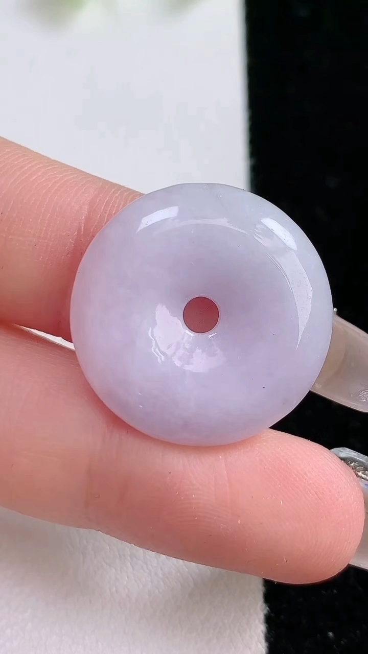 天然A货翡翠平安扣吊坠，尺寸23.2-5，重:5.30g
3月14日