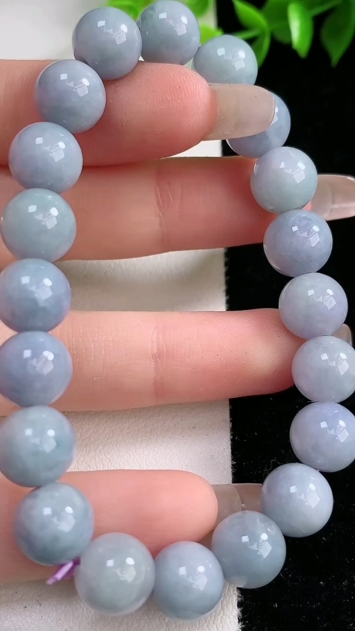 天然A货翡翠紫罗兰圆珠手串，尺寸9.8-20颗，重:32.04g3月14日
工厂直销收藏佳品,种好水