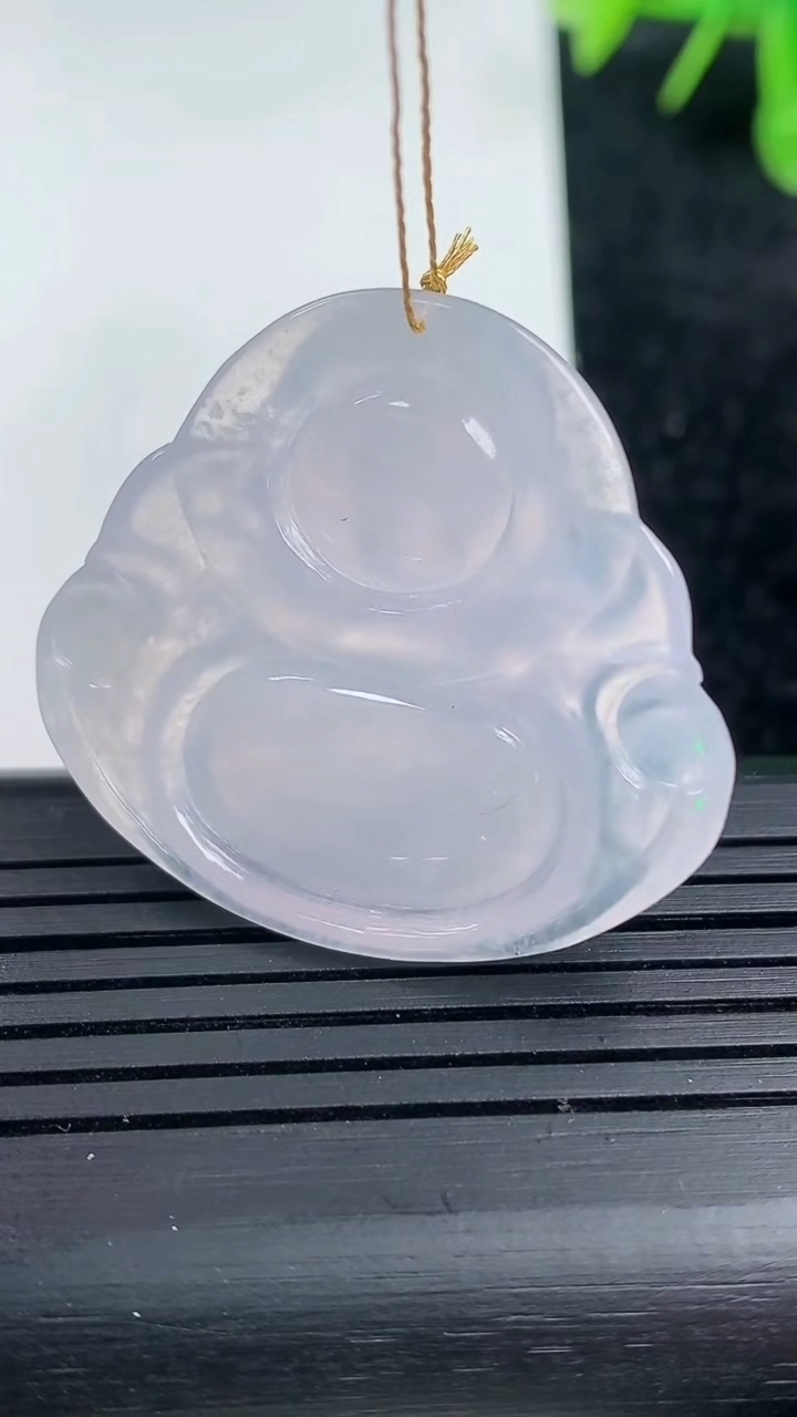 天然A货翡翠冰种紫罗兰佛公吊坠尺寸31.9-34.9-5.9重量:11.07g
3月14日