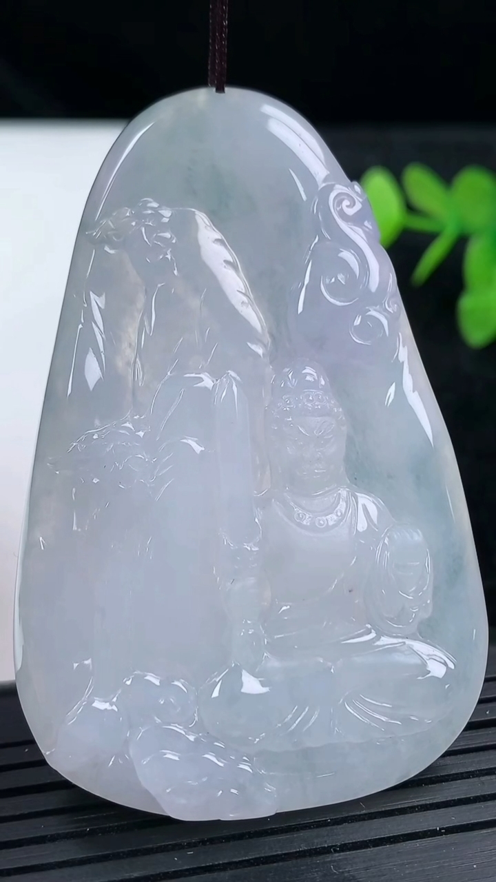 天然A货翡翠紫罗兰不动明王吊坠尺寸64.7-41.3-4.2重量:27.19g
3月14日