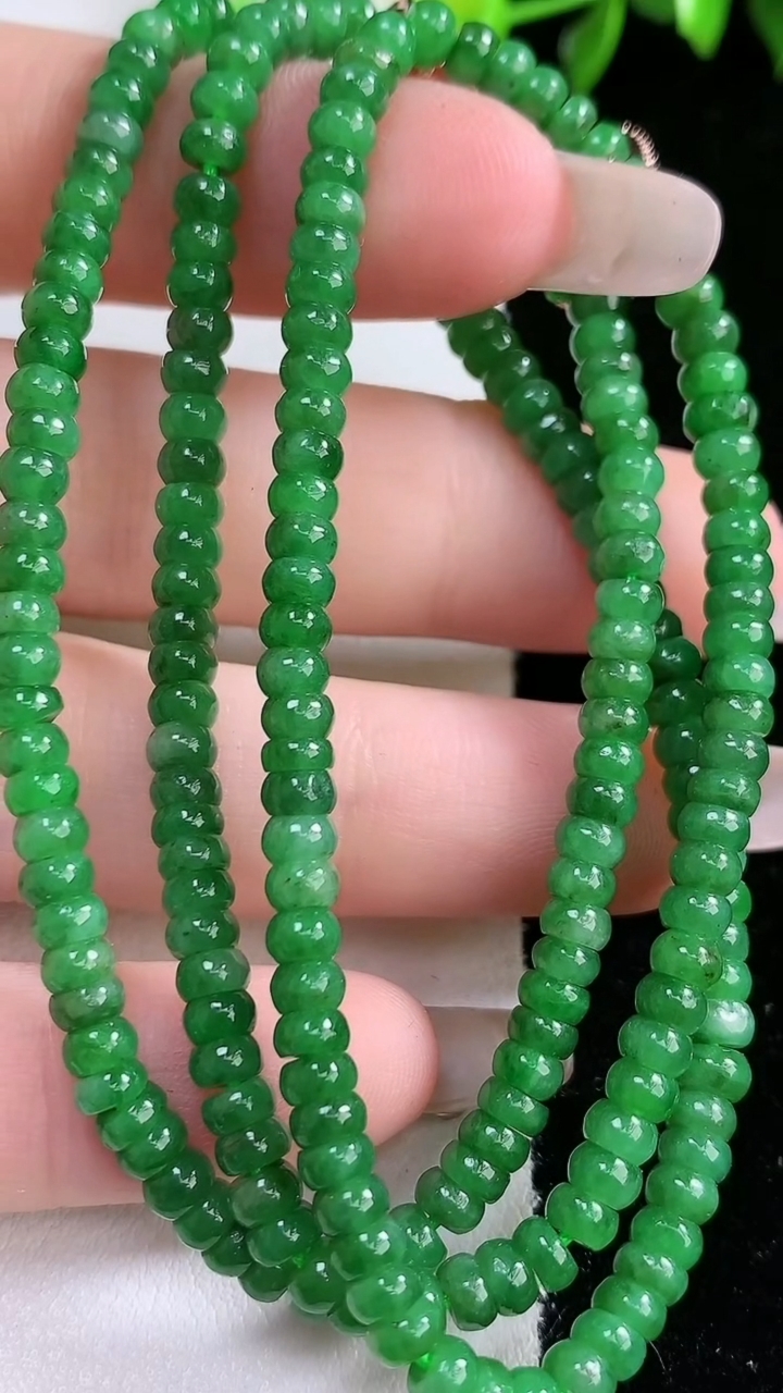 天然A货翡翠算盘珠项链，尺寸4，重:18.80g
3月15日