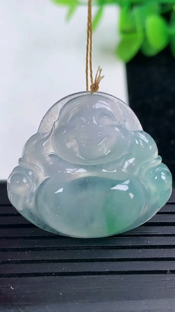 天然A货翡翠佛公吊坠尺寸27-30.4-5.3重量:7.29g
3月15日