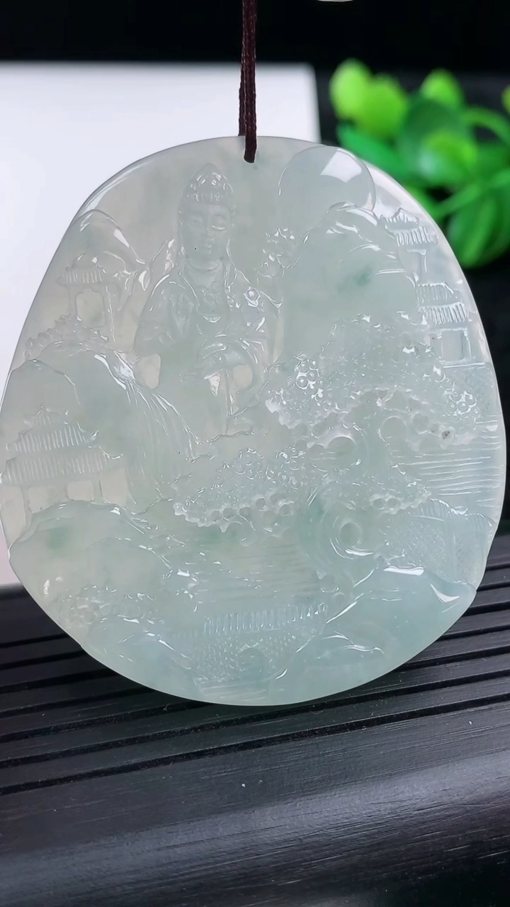 天然A货翡翠冰种飘花山水观音菩萨吊坠尺寸523-48-6.7重量:34.65g
3月15日