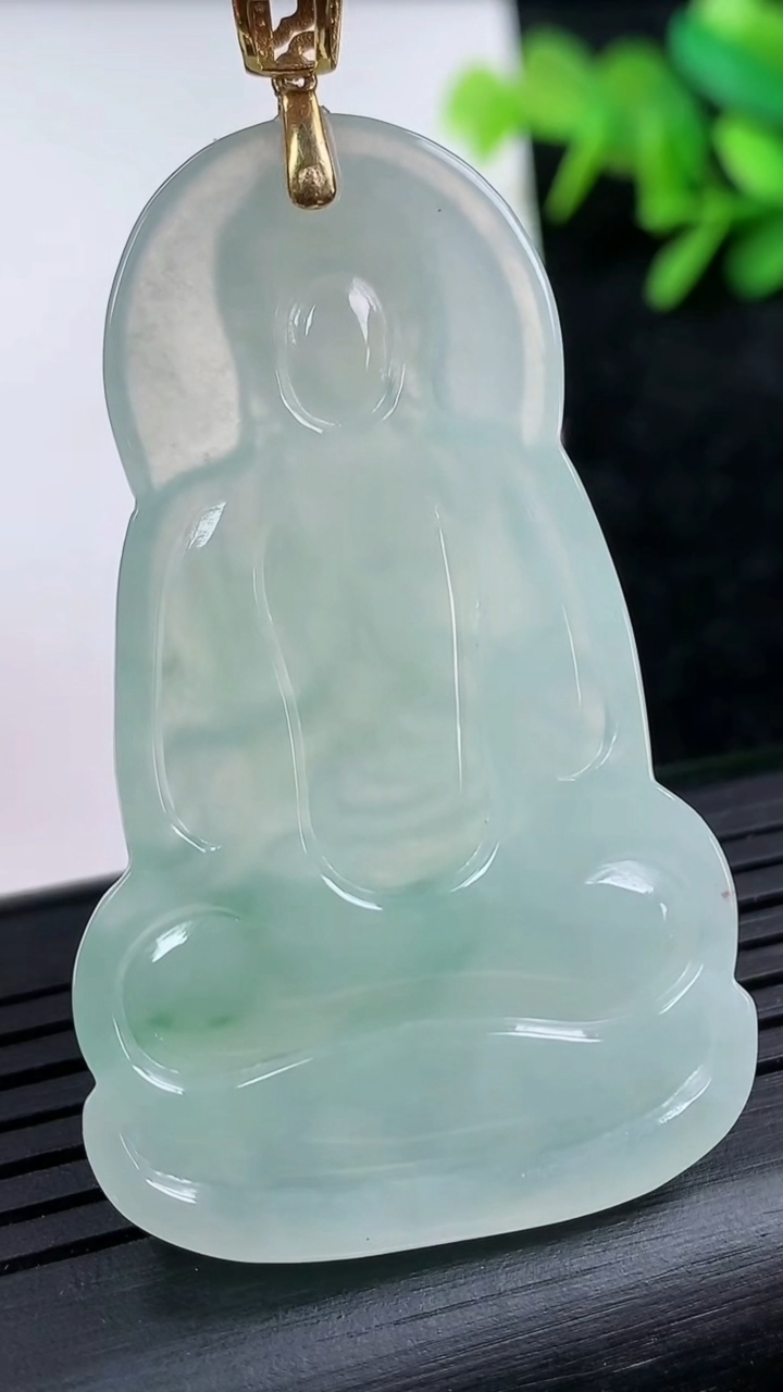 天然A货翡翠种飘花阿弥陀佛吊坠尺寸51.3-30.4-6重量:17.62g
3月15日