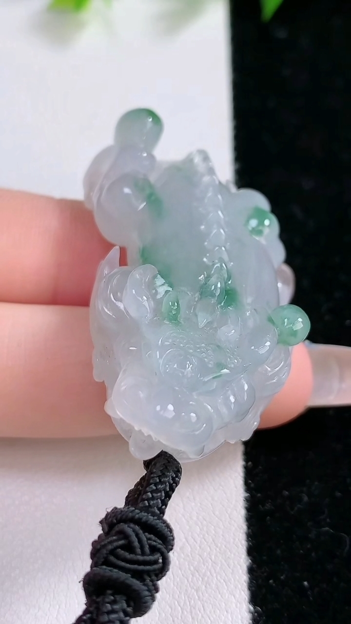 天然A货翡翠飘花貔貅吊坠，尺寸48-24.3-12，重:23.00g
3月15日