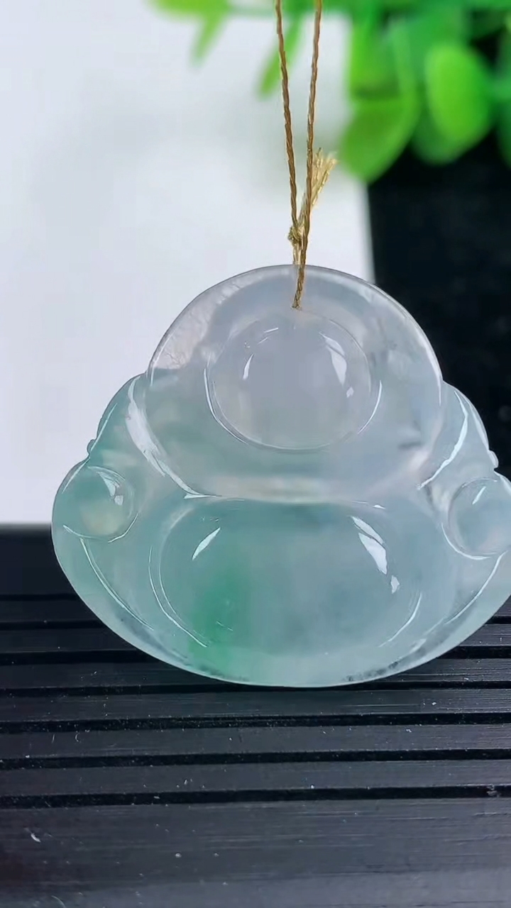 天然A货翡翠佛公吊坠尺寸27-30.4-5.3重量:7.29g
3月15日