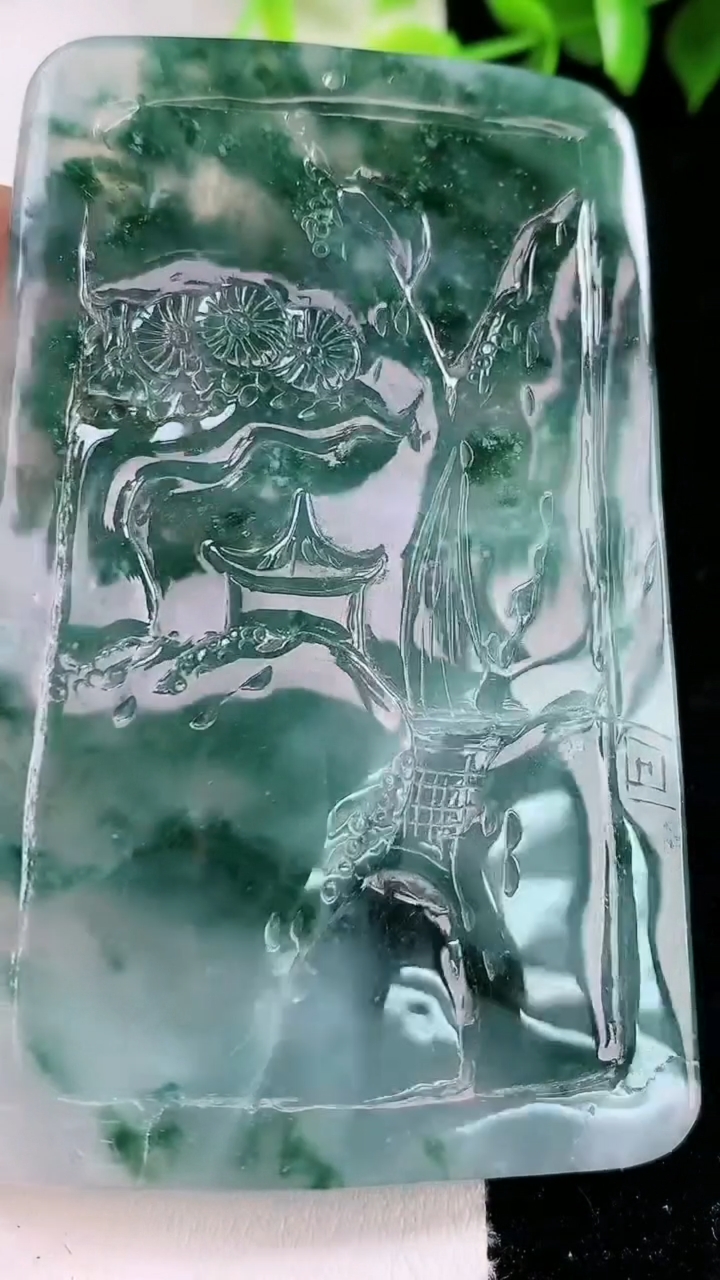 天然A货翡翠飘花山水牌吊坠，尺寸 77.8-49-7，重: 71.03g
3月15日