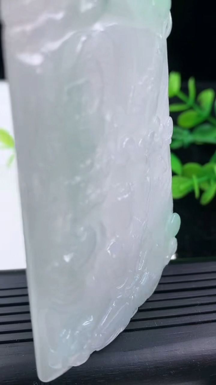 天然A货翡翠祥龙文殊菩萨吊坠尺寸76.8-53.2-4.8重量:53.43g
3月15日