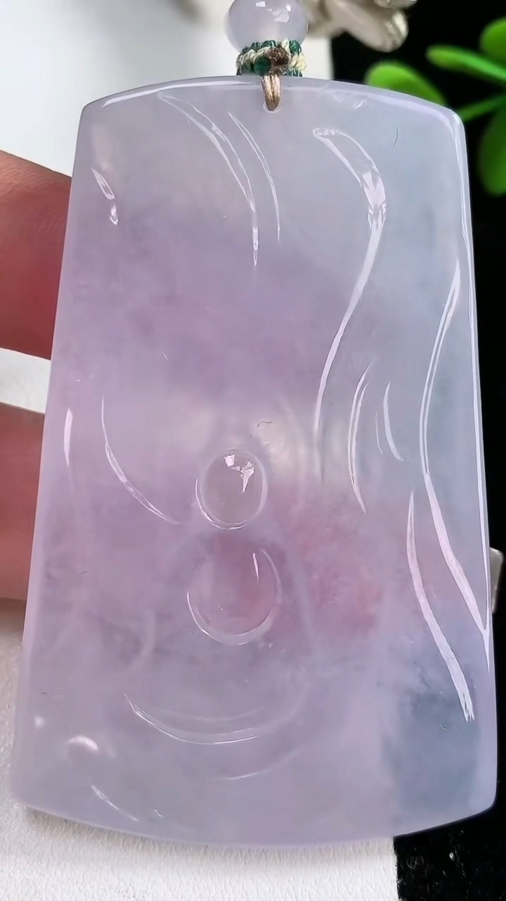 天然A货翡翠种紫罗兰大势至菩萨，尺寸71-45.6-6，重量:52.62g
3月15日