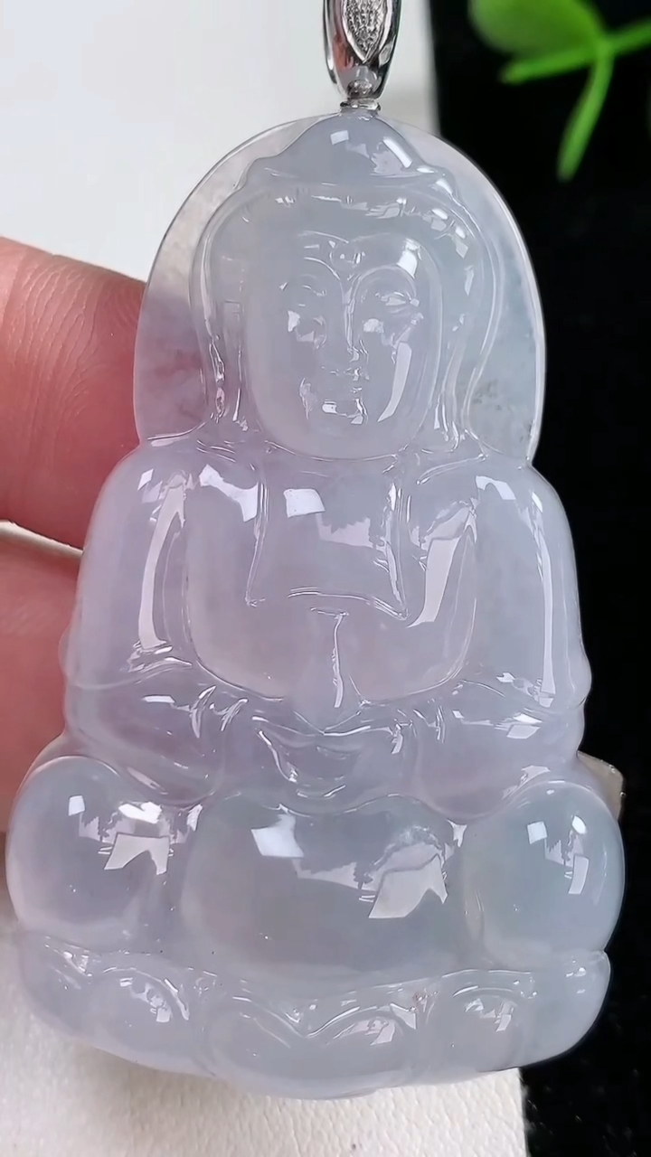 天然A货翡翠种紫罗兰正装观音吊坠，尺寸55-35-6.3，重量:20.65g
3月15日