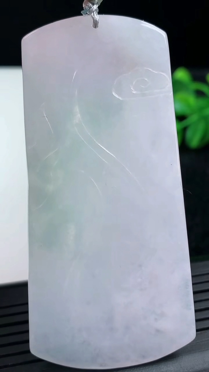 天然A货翡翠千手观音吊坠尺寸70.4-33.7-4.9重量:29.80g
3月15日