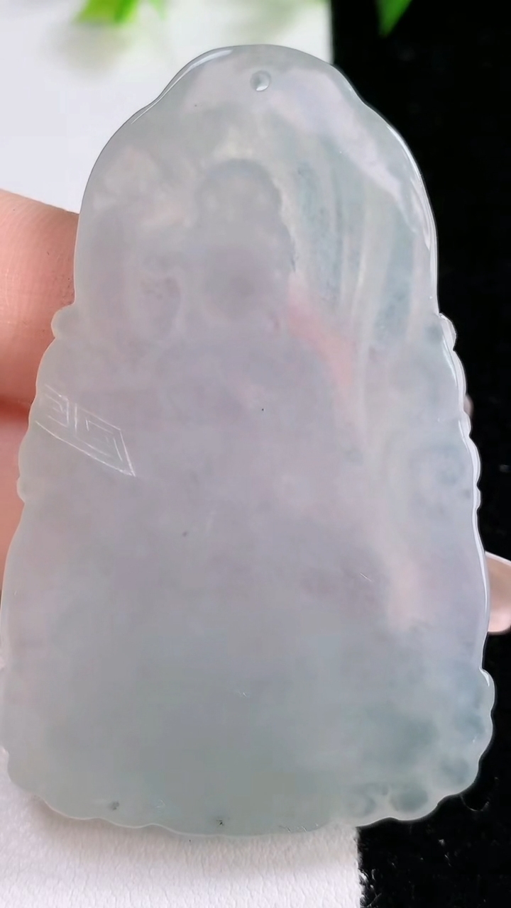 天然A货翡翠白冰大势至观音菩萨吊坠，尺寸61.4-38.8-5.9，重:26.48g
3月15日