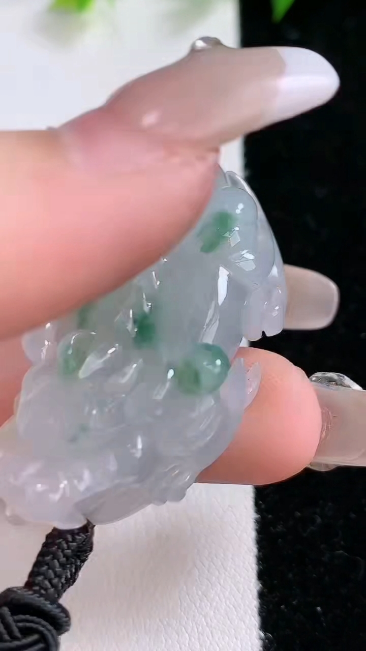 天然A货翡翠飘花貔貅吊坠，尺寸48-24.3-12，重:23.00g
3月15日