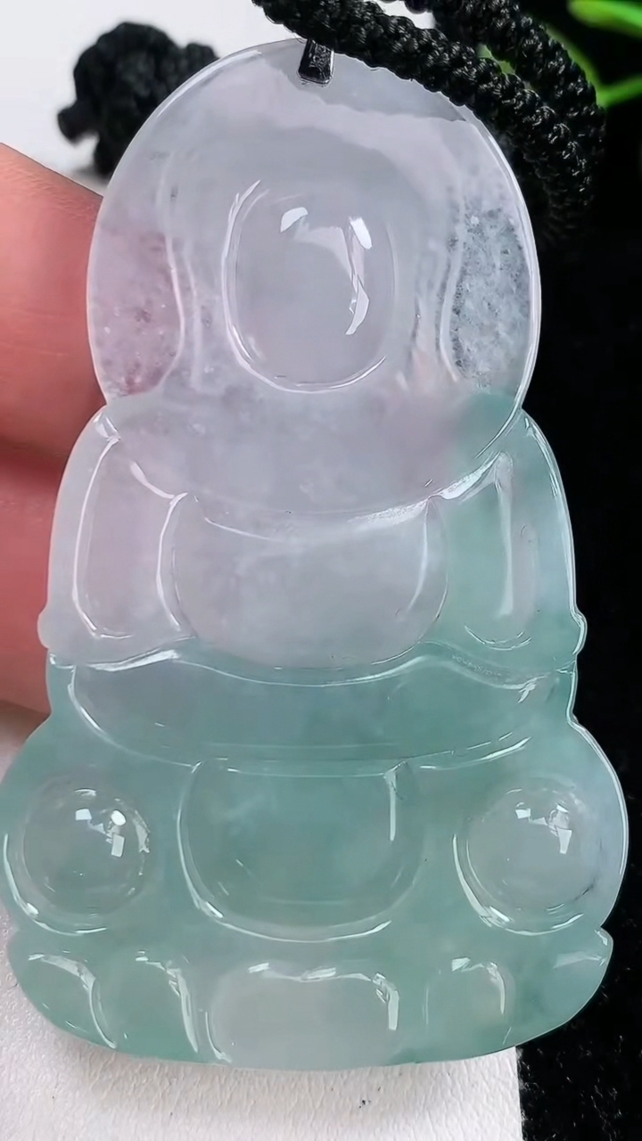 天然A货翡翠正装观音吊坠，尺寸64-40.5-5.2，重量：31.37g
3月15日