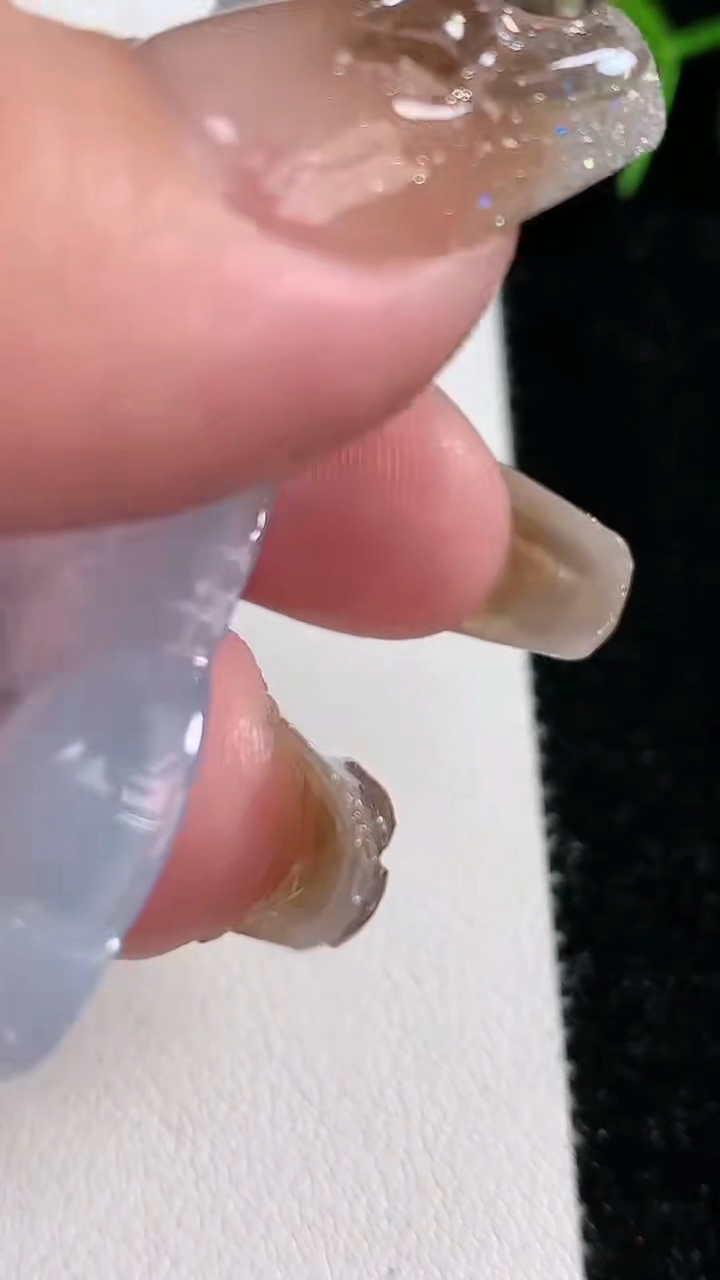 天然A货翡翠种紫罗兰正装观音吊坠，尺寸55-35-6.3，重量:20.65g
3月15日