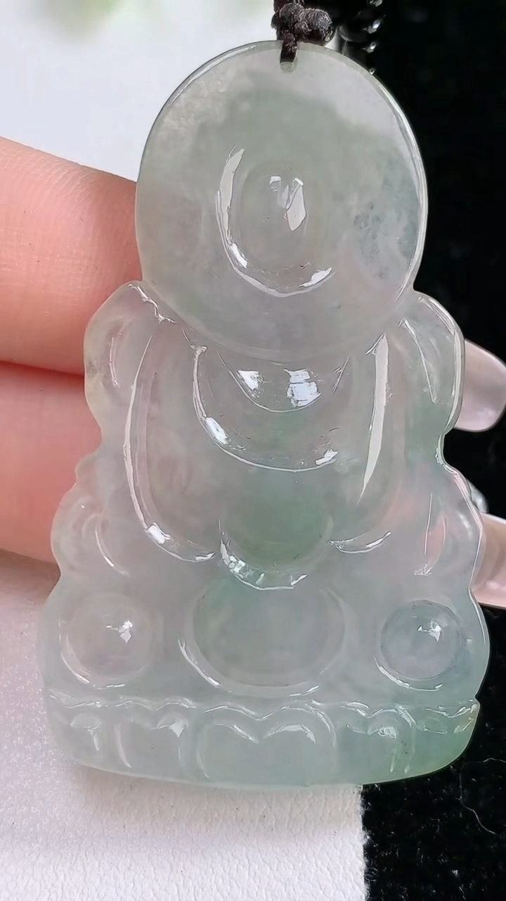 天然A货翡翠度母观音菩萨吊坠，尺寸55-33-5.2，重:15.10g
3月15日