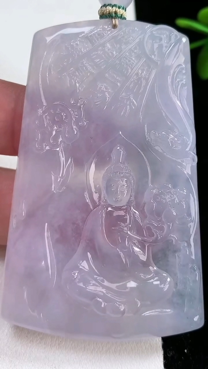 天然A货翡翠种紫罗兰大势至菩萨，尺寸71-45.6-6，重量:52.62g
3月15日