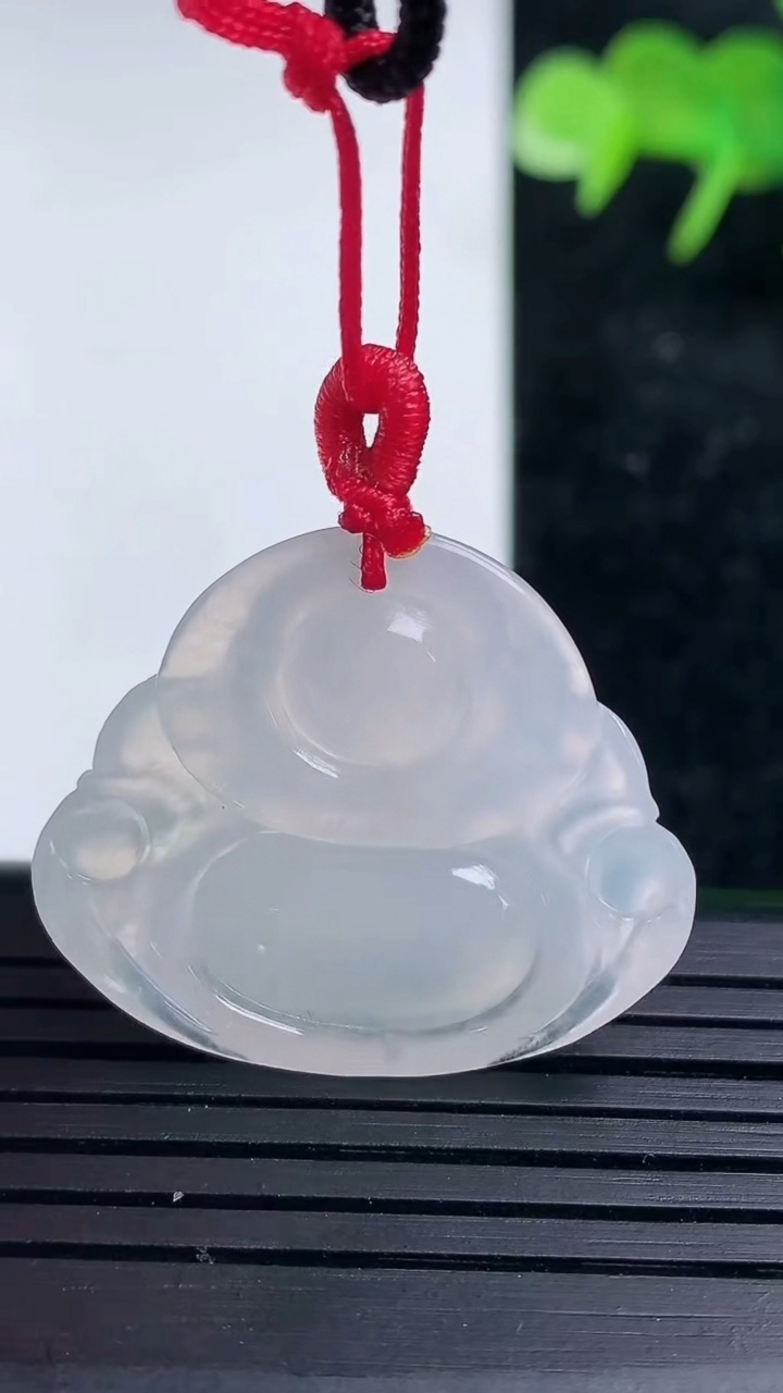 天然A货翡翠佛公吊坠，尺寸25-30-6，重量:6.87g
3月16日