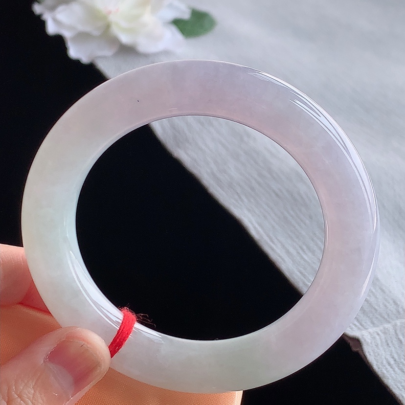 天然A货翡翠淡紫罗兰胖圆条手镯55-56圈口 
尺寸55.6-11.6mm 0315