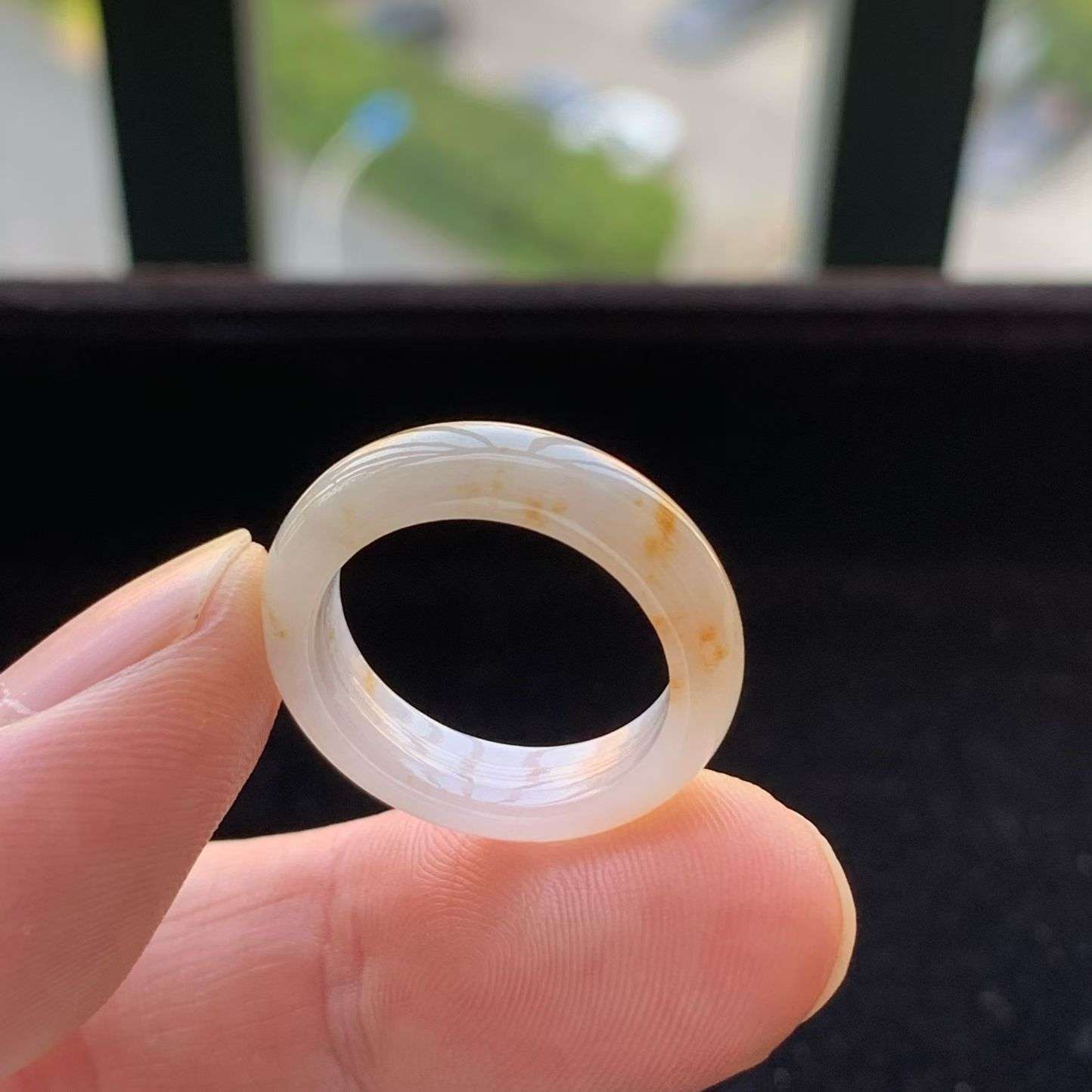 A货天然翡翠冰糯种洒金戒指14号重量3.28
3月16日