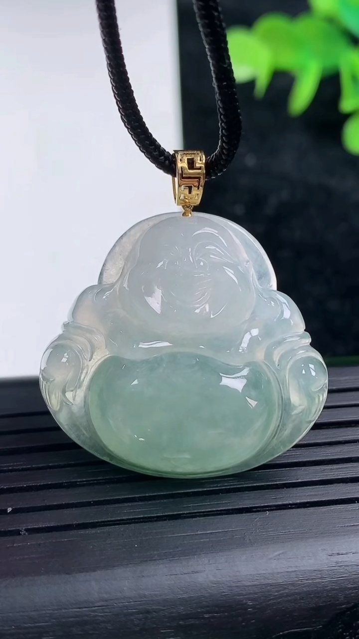 天然A货翡翠18k金飘花佛公吊坠，尺寸29-31-6.2，重量:8.36g
3月16日