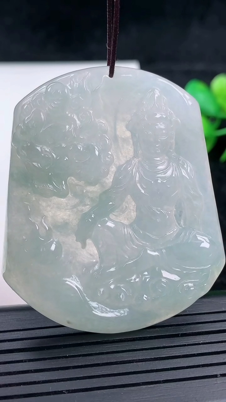 天然A货翡翠文殊菩萨吊坠，尺寸55.6-47-5.8，重量:31.03g
3月16日