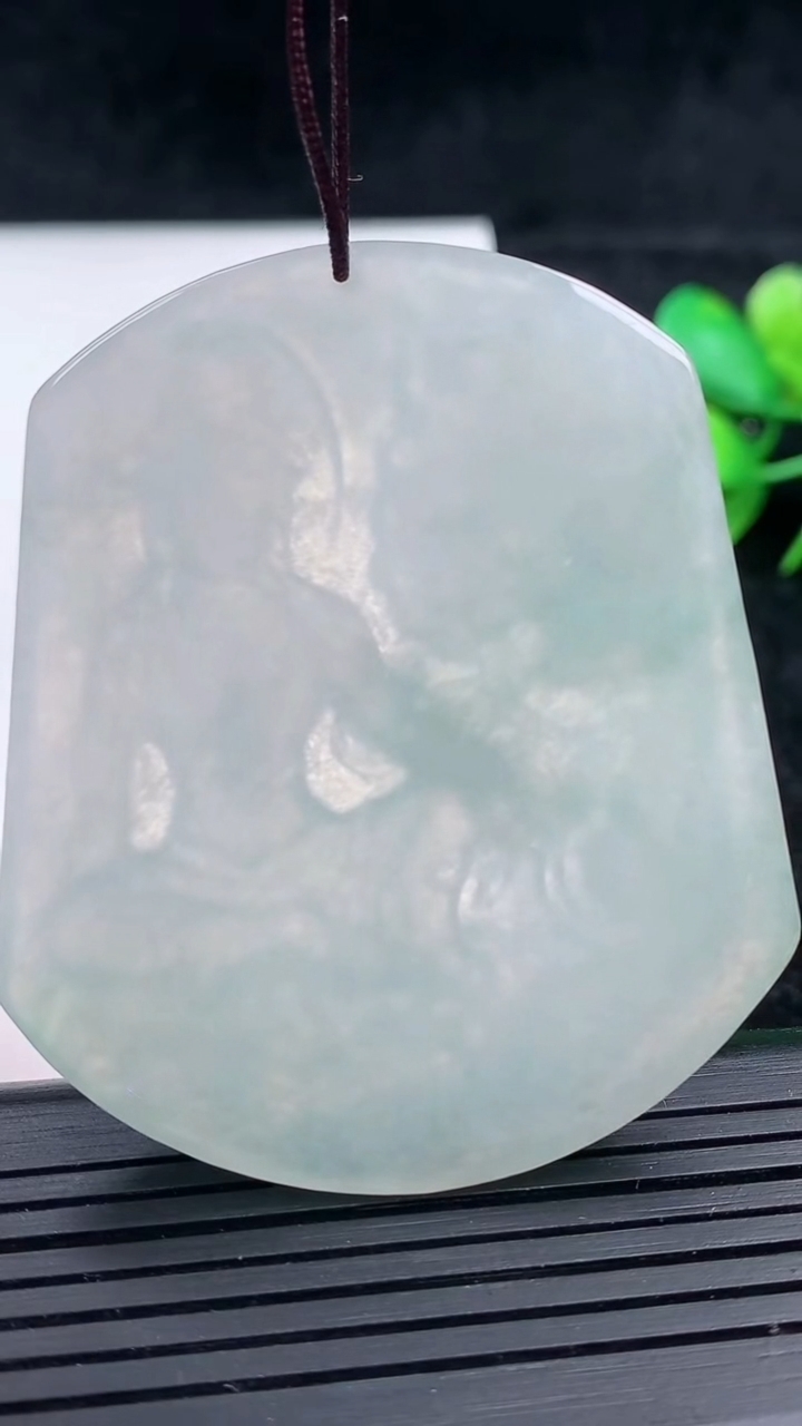 天然A货翡翠文殊菩萨吊坠，尺寸55.6-47-5.8，重量:31.03g
3月16日