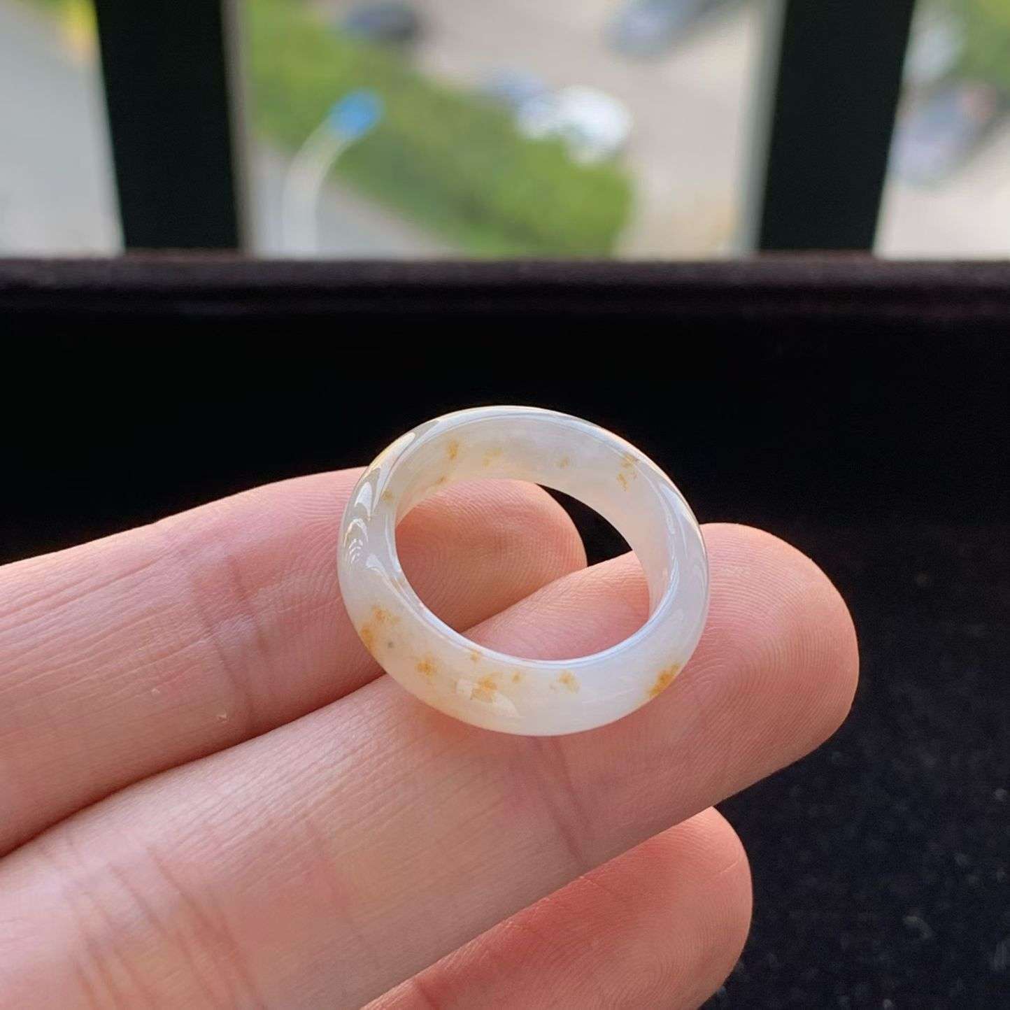 A货天然翡翠冰糯种洒金戒指14号重量3.28
3月16日