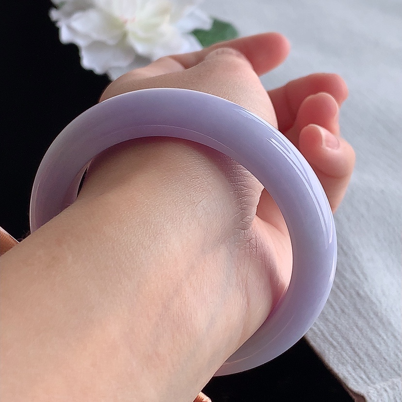 天然A货翡翠紫罗兰正装正圈手镯54-55圈口  
尺寸54.5-11.7-9mm 0315