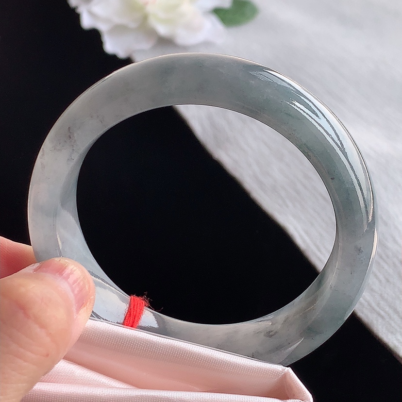 天然A货翡翠乌鸡种轮胎边正装正圈手镯55-56圈口 
尺寸55.3-16-8.3mm 0315