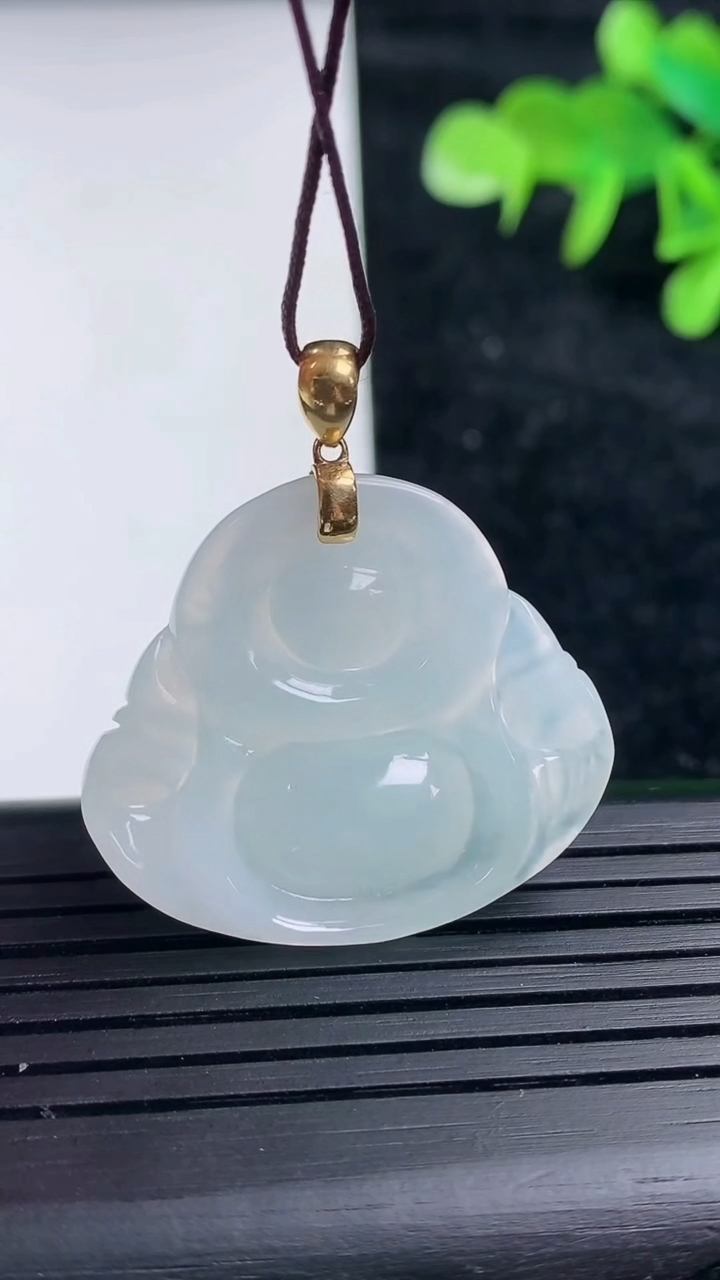 天然A货翡翠佛公吊坠，尺寸28-30.6-6.2，重量:7.65g
3月16日