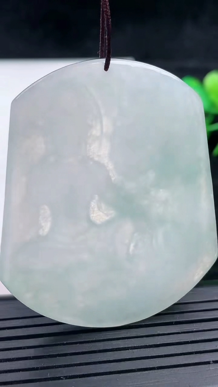 天然A货翡翠文殊菩萨吊坠，尺寸55.6-47-5.8，重量:31.03g
3月16日