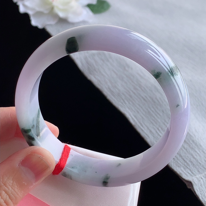 天然A货翡翠紫罗兰飘花正装正圈手镯56-57圈口  
尺寸56.8-15.5-7.5mm 0315