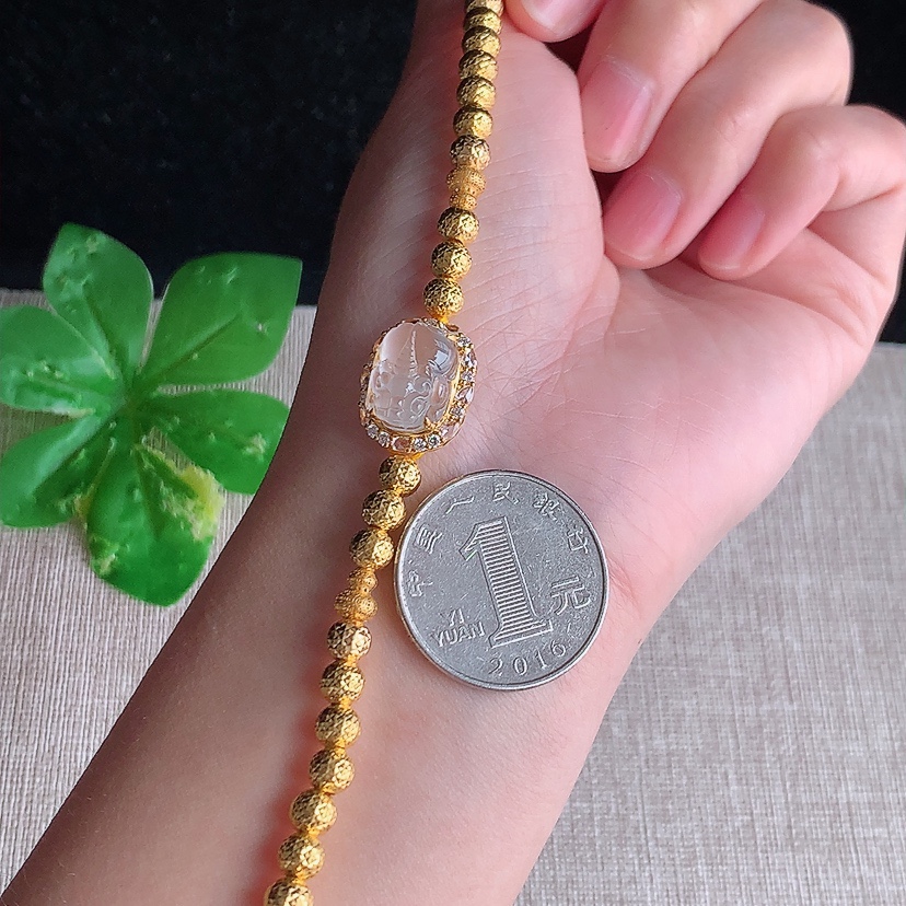 天然A货翡翠18K金伴钻镶嵌白月光招财貔貅手链 
尺寸12-9.5-9.2mm 重量6.56g 0308