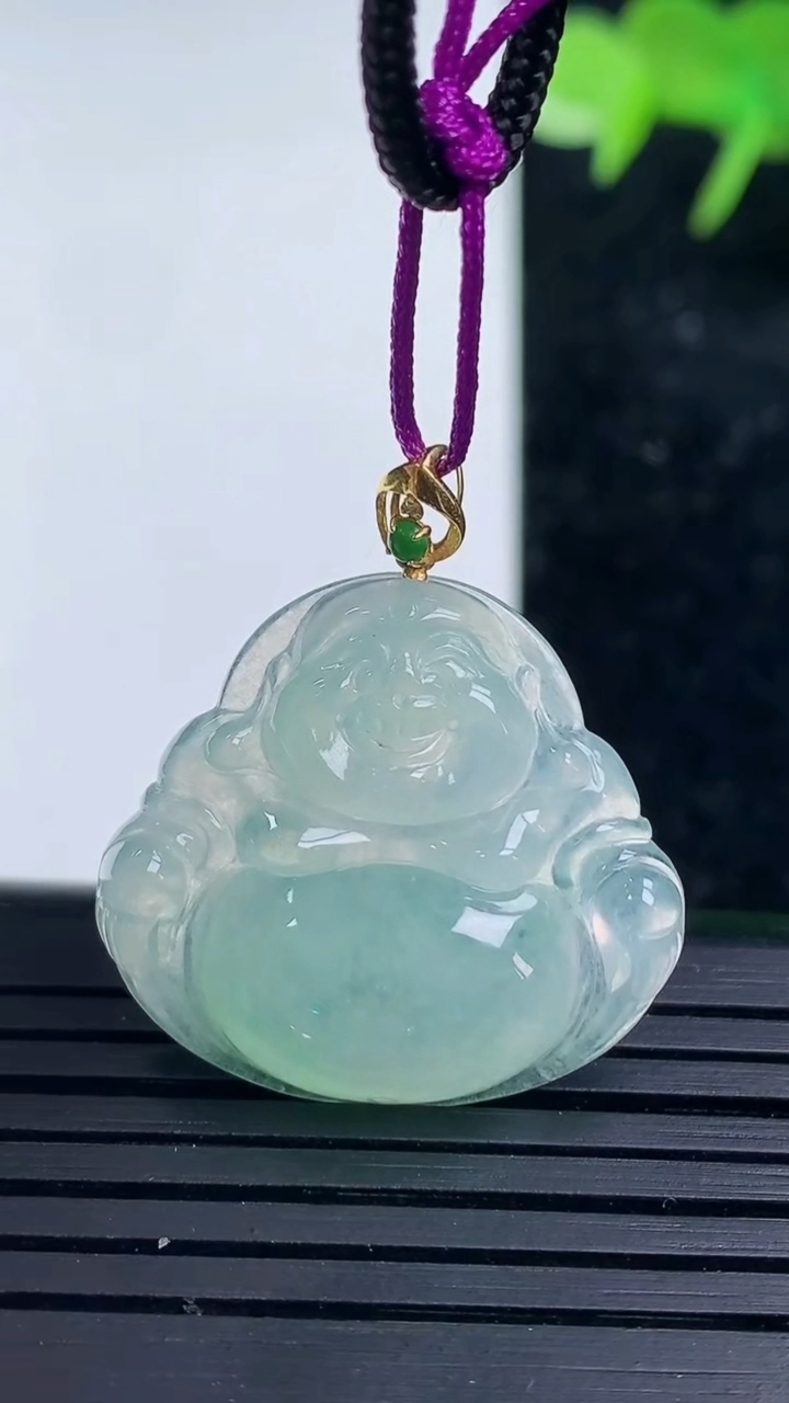 天然A货翡翠佛公吊坠，尺寸23-26-5.2，重量:4.60g
3月16日